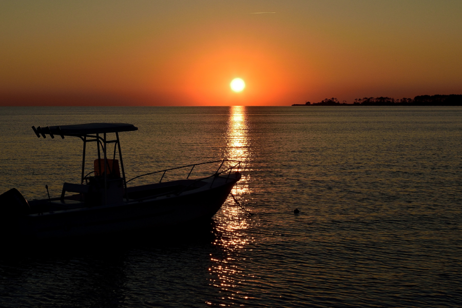 Tips for navigating your boat at night
